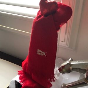 Red ladies puma scarf 🧣